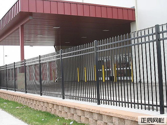 庭院護(hù)欄用什么材料好