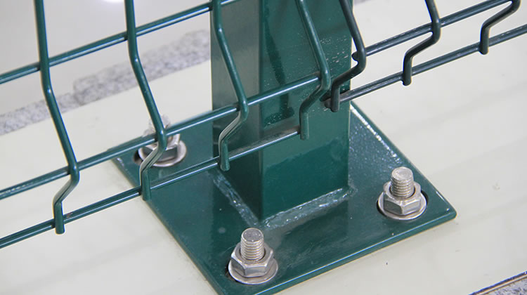 三角折彎護(hù)欄網(wǎng)