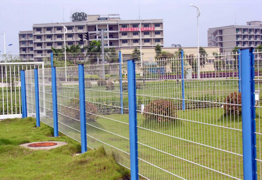 鐵絲網(wǎng)護(hù)欄