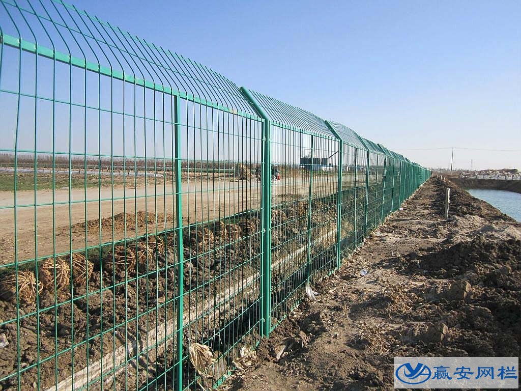 太陽(yáng)能光伏電站圍欄網(wǎng)