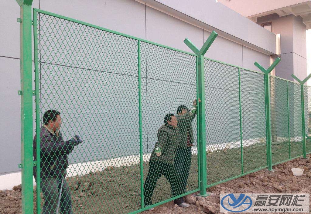 框架護(hù)欄網(wǎng)立柱安裝 框架護(hù)欄網(wǎng)