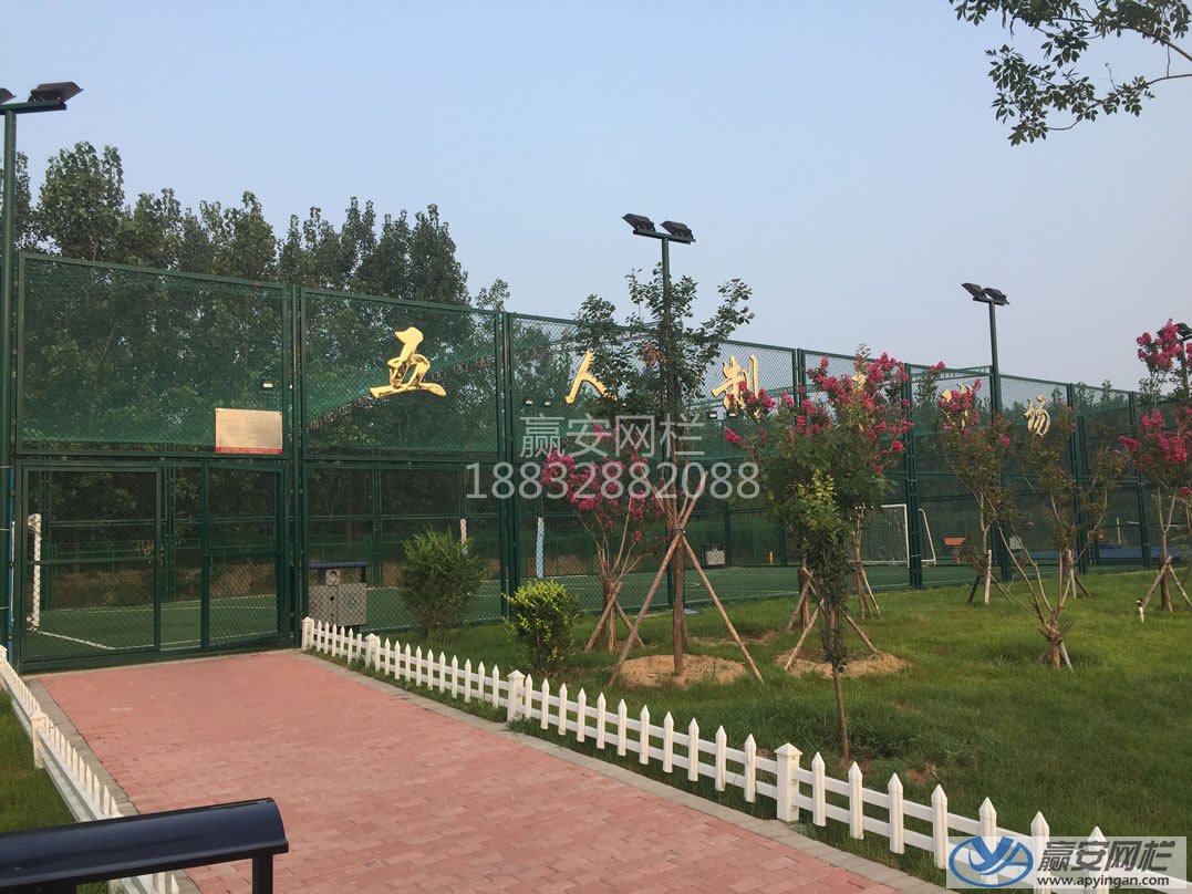 五人制足球場(chǎng)圍欄網(wǎng)安裝使用效果圖 五人制足球場(chǎng)圍欄網(wǎng)