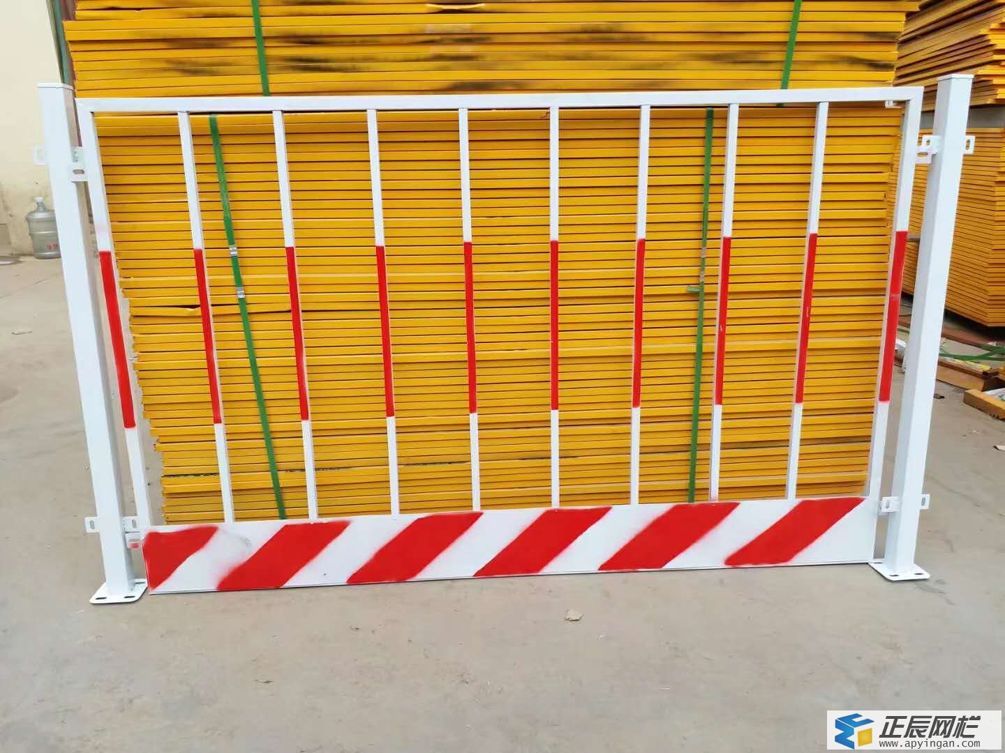 工地基坑安全護(hù)欄網(wǎng) 工地基坑安全護(hù)欄網(wǎng)