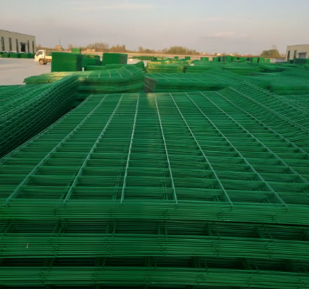 正辰公路護(hù)欄網(wǎng)廠家 公路護(hù)欄網(wǎng)