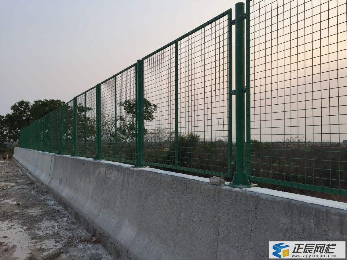 橋梁護(hù)欄網(wǎng)
