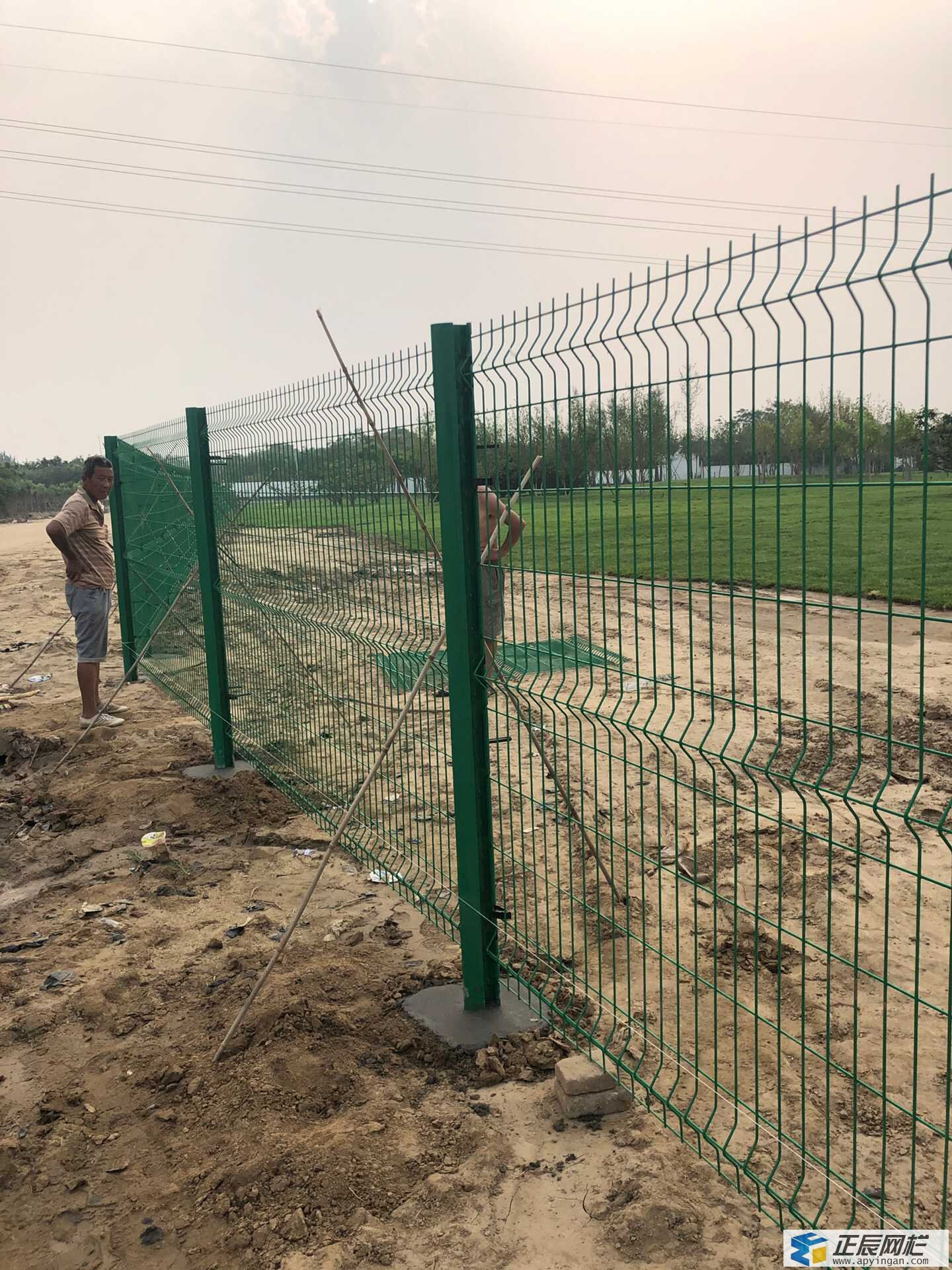 高速護(hù)欄網(wǎng)安裝