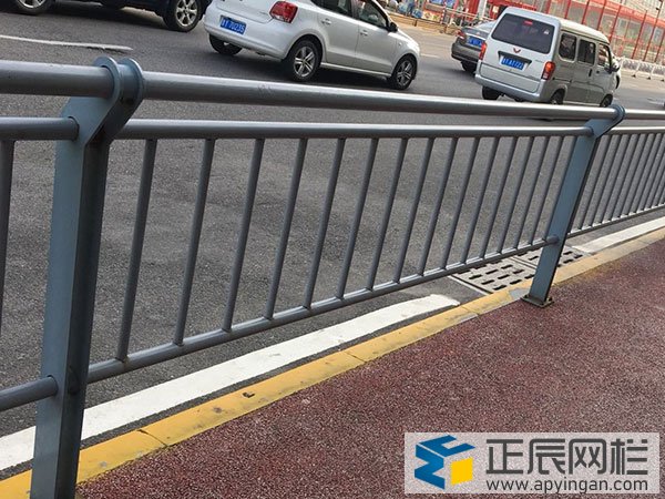 道路護(hù)欄