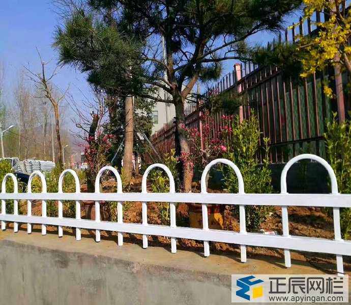 鋅鋼草坪護(hù)欄