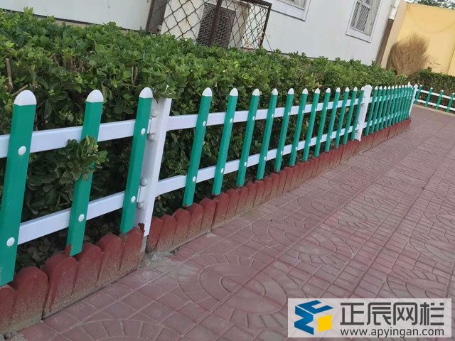 鋅鋼草坪護(hù)欄