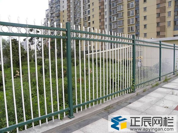 鋅鋼護欄 小區(qū)隔離網(wǎng)廠家現(xiàn)貨