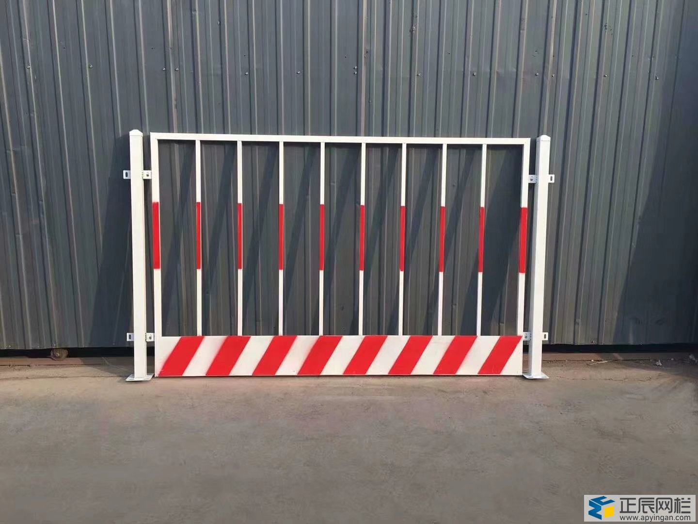 基坑護(hù)欄廠家圖片