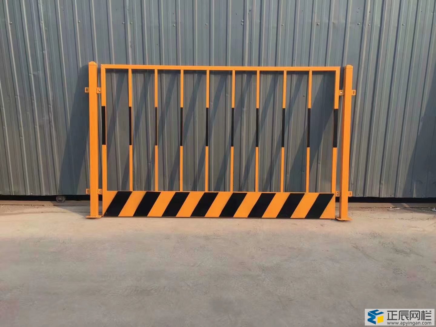 基坑護(hù)欄廠家圖片