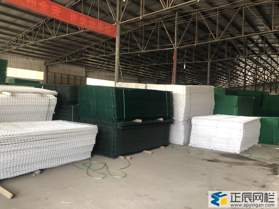 桃型柱護欄網生產廠家