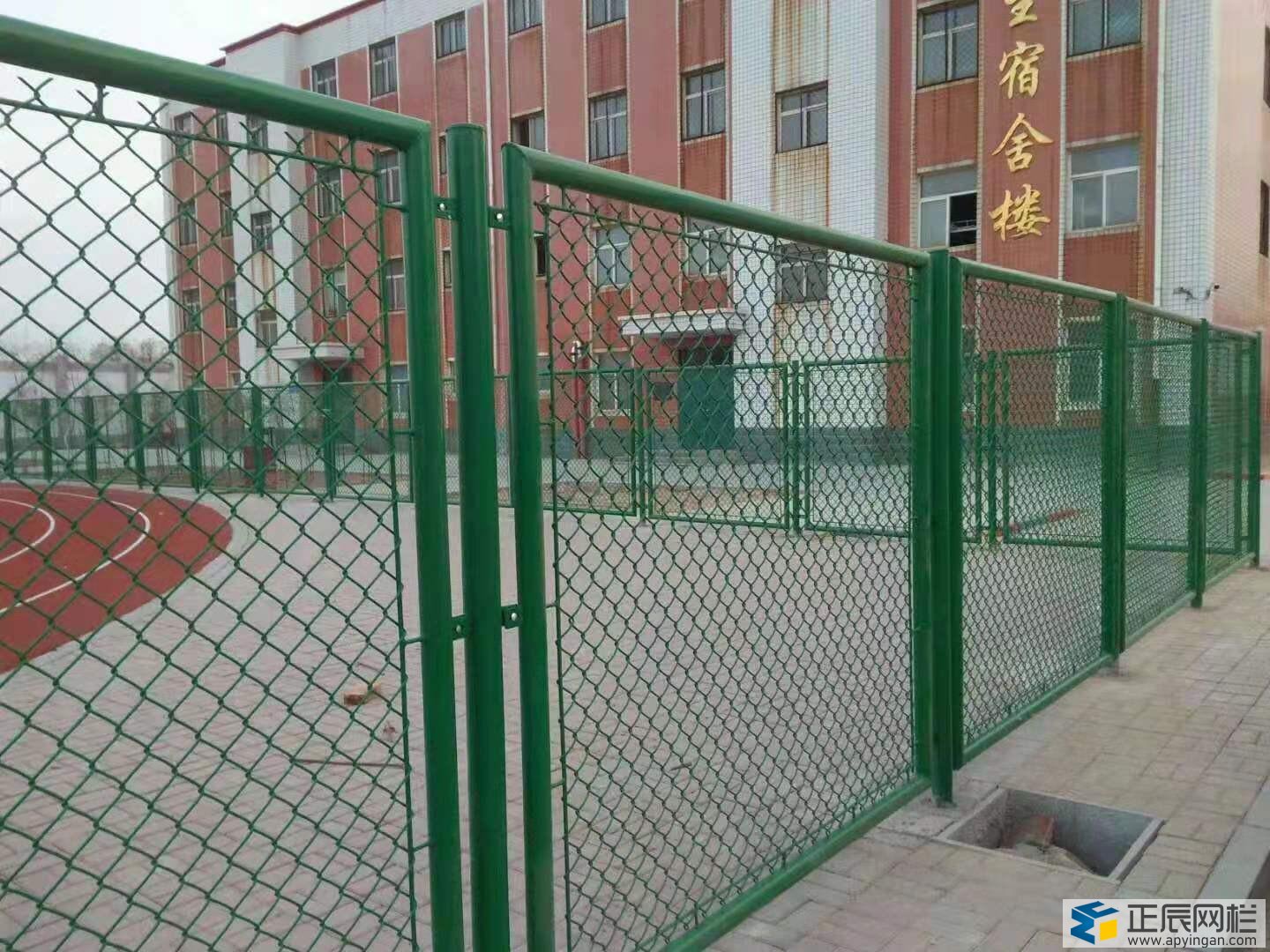 勾花護欄網(wǎng)在校園