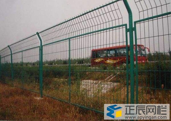 高速護(hù)欄網(wǎng)在安裝時注意事項(xiàng)