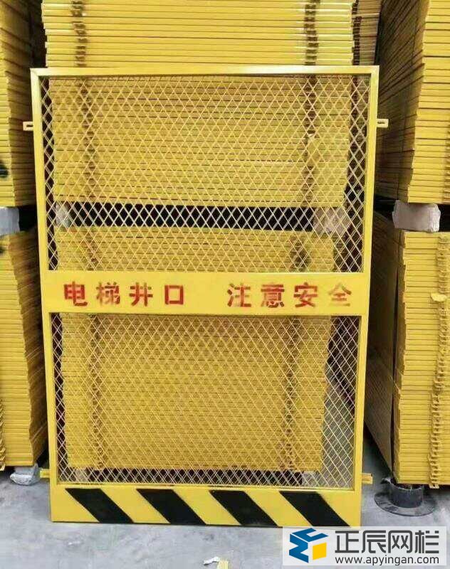 護(hù)欄網(wǎng)廠家現(xiàn)貨供應(yīng)