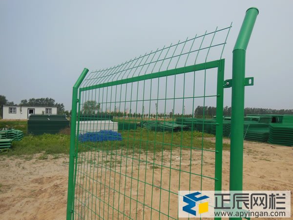 框架護欄網(wǎng)的邊框規(guī)格尺寸