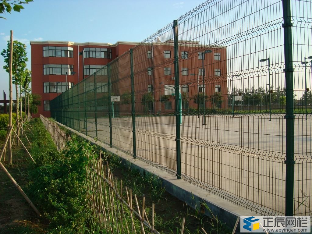 操場護欄網(wǎng)