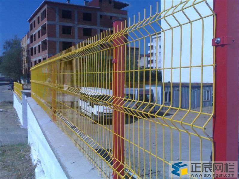 圍墻鐵絲網(wǎng)