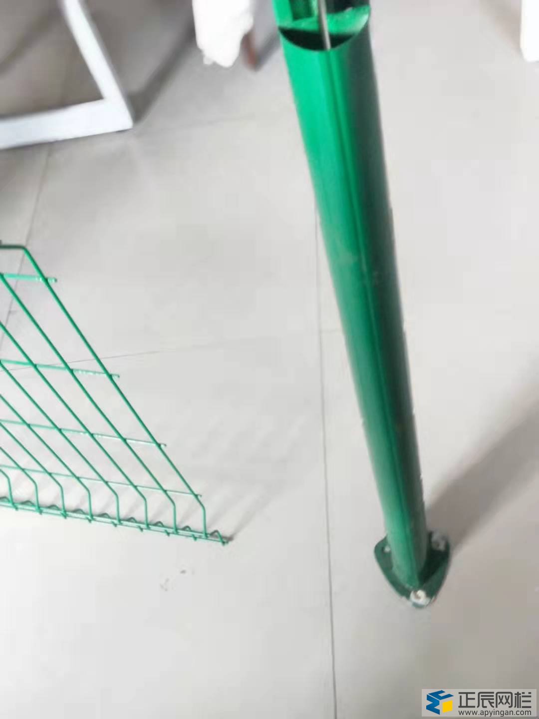 桃型柱護(hù)欄網(wǎng)