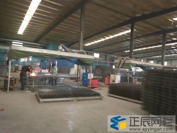 護欄網(wǎng)定制