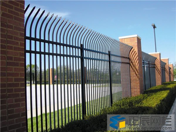 小區(qū)護欄網(wǎng)廠家
