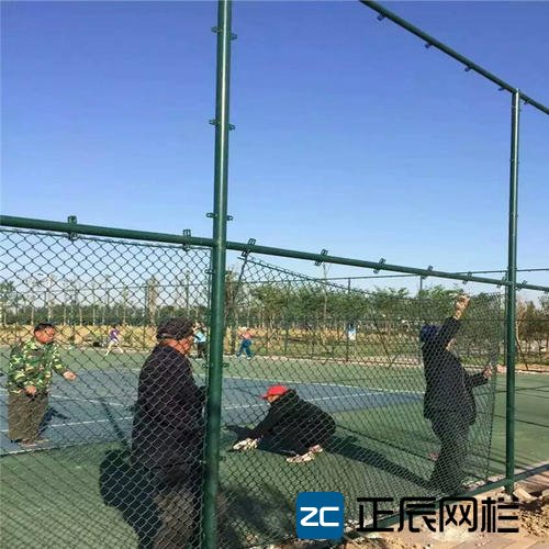 籃球場(chǎng)鋼絲網(wǎng)圍欄